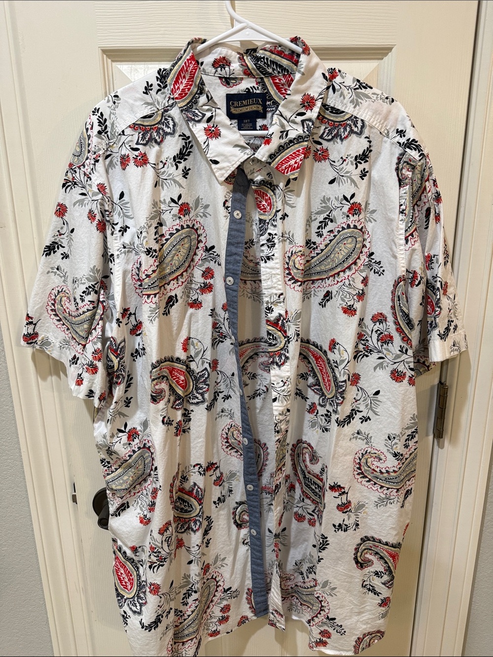 Men’s White Paisley Short-Sleeve Button-Up Shirt
